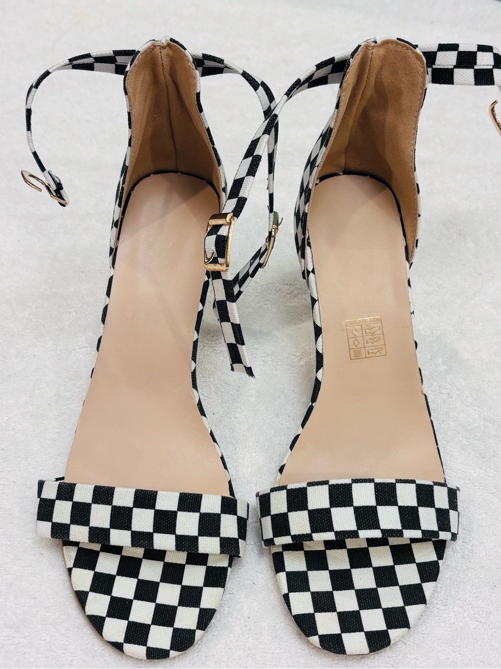 Brand New checkerboard heels - Size 7.5 USA / 38 Euro - Heel 3 Inches- Box 16